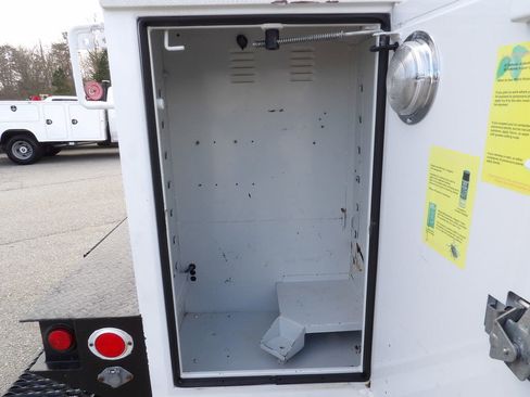 Used 2012 Ford F550 2WD Regular Cab Super Duty w/ Payload Upgrade Pkg image 53