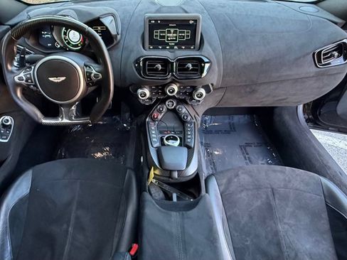 Used 2019 Aston Martin V8 Vantage Coupe RWD image 34