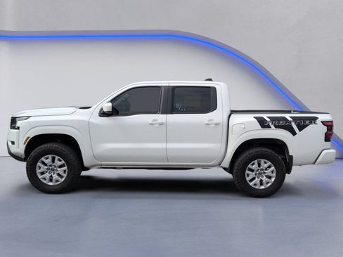 Used 2023 Nissan Frontier SV w/ Technology Package AWD/4WD image 5