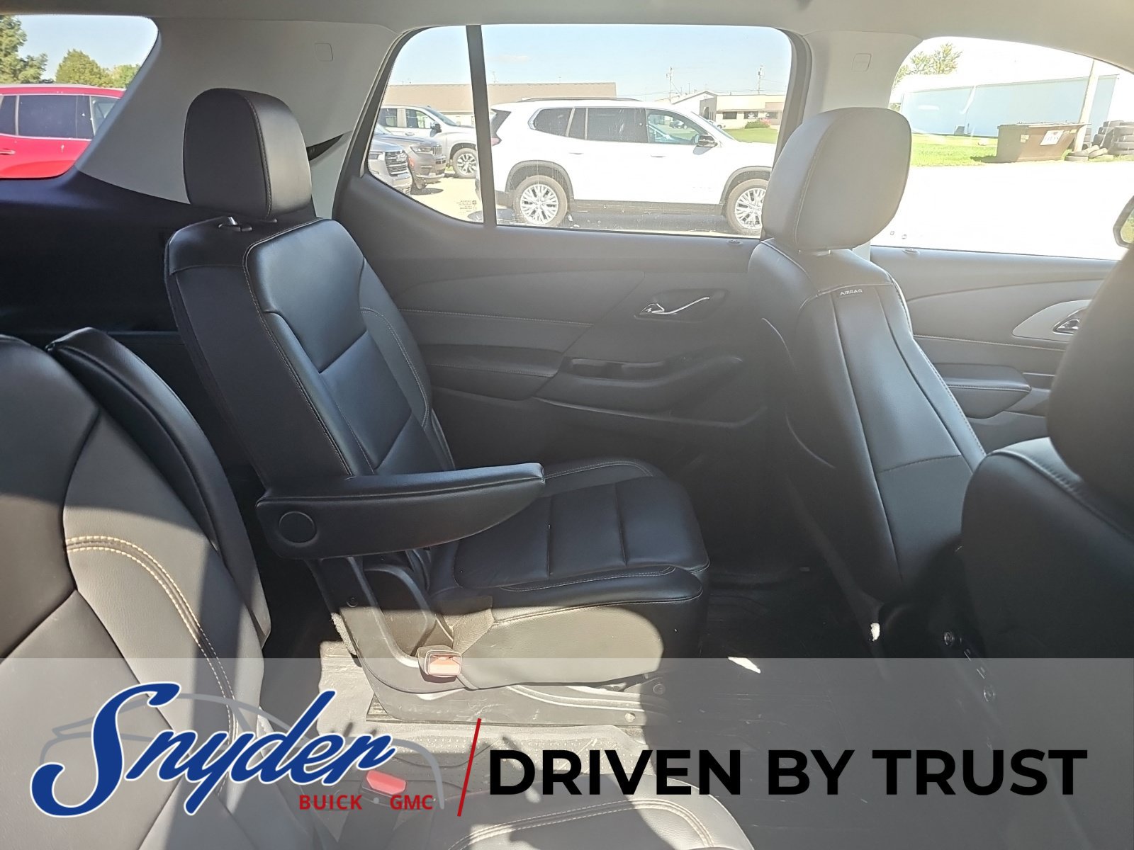 Used 2019 Chevrolet Traverse LT w/ LT Premium Package AWD/4WD image 7