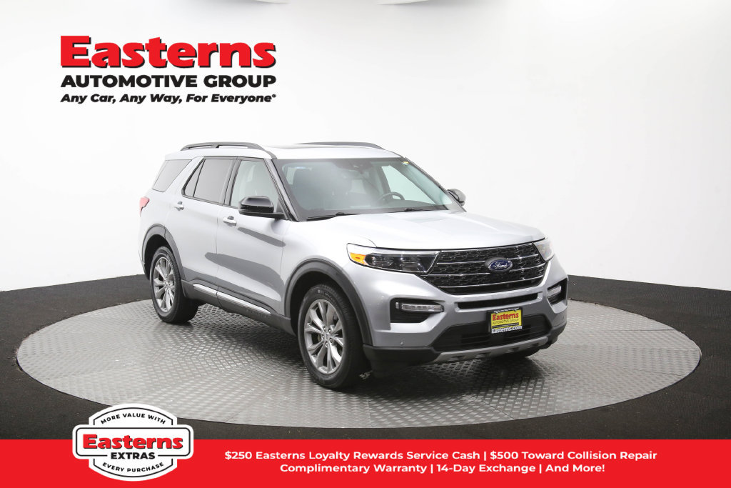 Used 2023 Ford Explorer XLT w/ Equipment Group 202A AWD/4WD image 52