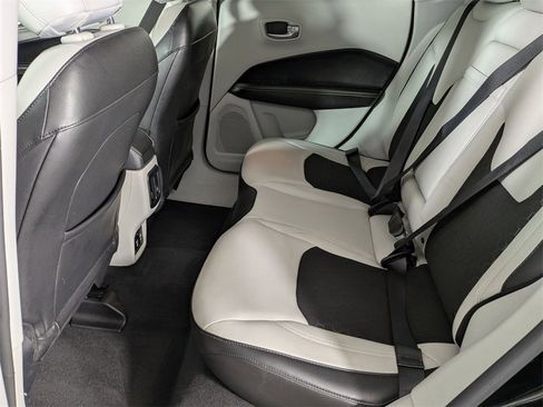 Used 2018 Jeep Compass Latitude w/ Popular Equipment Group image 22