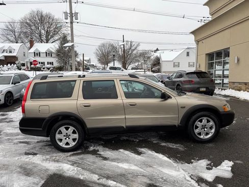 Used 2005 Volvo XC70 image 7