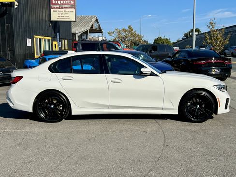 Used 2020 BMW 330i Sedan w/ M Sport Package RWD image 5