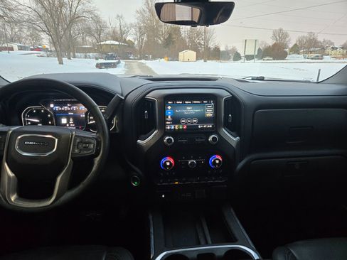 Used 2021 GMC Sierra 2500 Denali w/ Denali Ultimate Package image 18