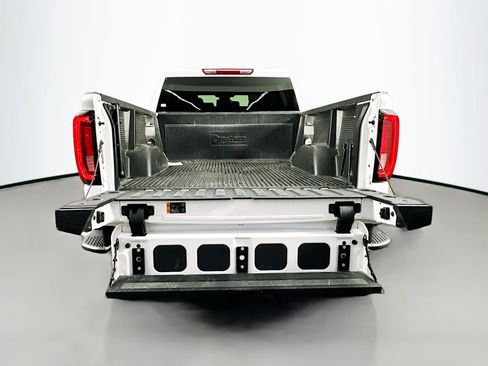 Used 2025 GMC Sierra 1500 SLT AWD/4WD image 26