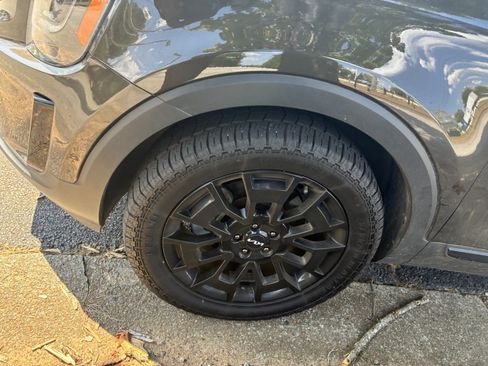 Used 2022 Kia Telluride EX w/ EX Premium Package AWD/4WD image 5