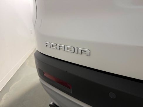 Used 2017 GMC Acadia SLT AWD/4WD image 25