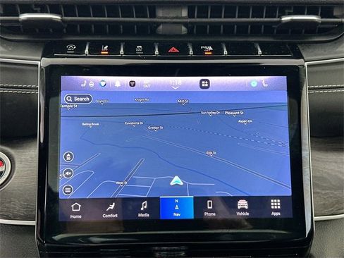 Used 2023 Jeep Grand Cherokee L Limited w/ Black Appearance Package image 12