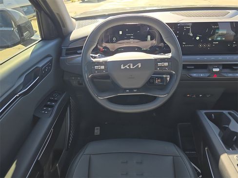 New 2026 Kia EV9 Wind image 14