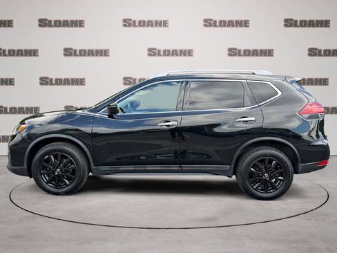 Used 2020 Nissan Rogue SV AWD/4WD image 2
