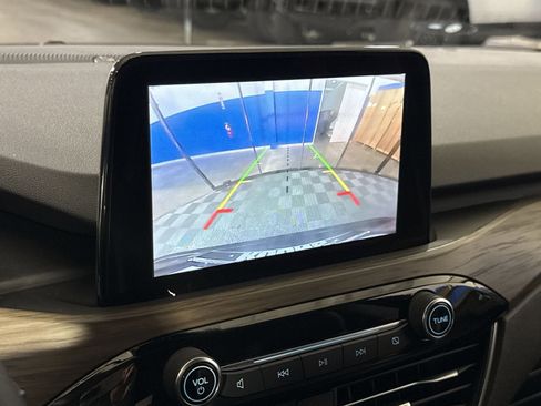 Used 2020 Ford Escape Titanium image 27