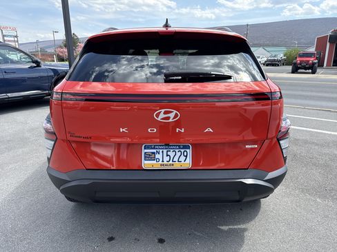 Used 2025 Hyundai Kona SEL image 4