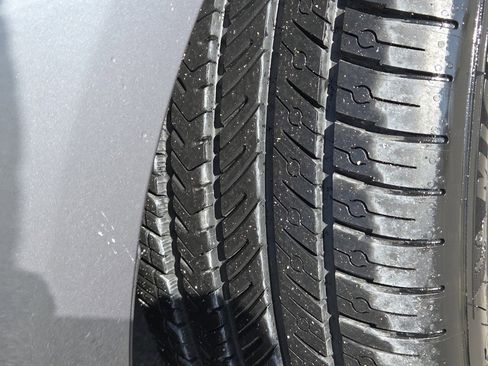 Used 2018 BMW M550i xDrive image 32