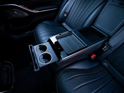 Used 2022 Mercedes-Benz S 500 4MATIC w/ AMG Line Package image 48