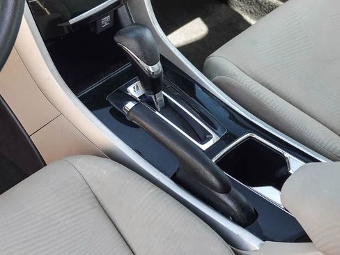 Used 2016 Honda Accord LX image 18
