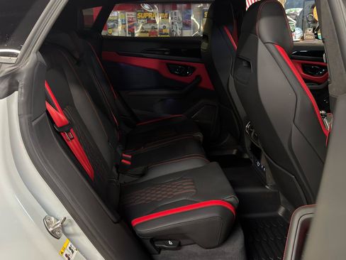 Used 2026 Lamborghini Urus SE AWD/4WD image 24