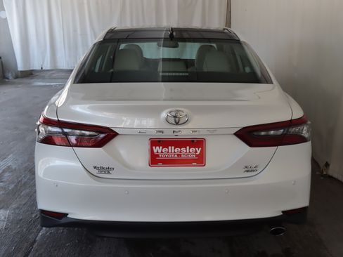 Used 2023 Toyota Camry XLE w/ Navigation Package image 27