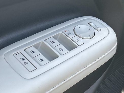 Certified 2025 Hyundai Santa Fe SEL FWD image 19