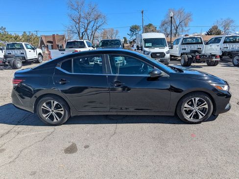 Used 2021 Nissan Sentra SV image 2