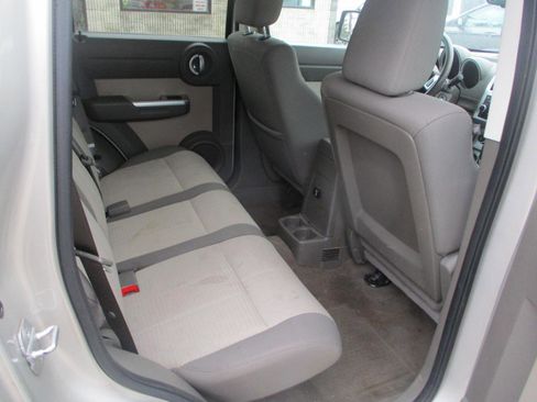 Used 2008 Dodge Nitro SLT image 9