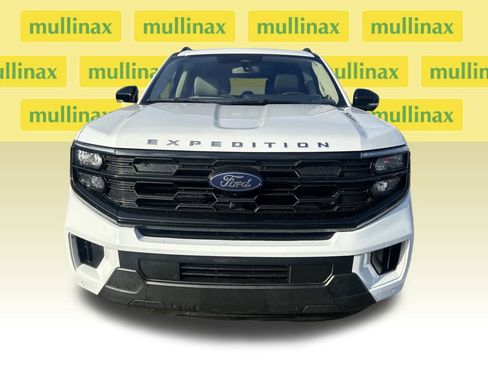 Used 2025 Ford Expedition Active image 16