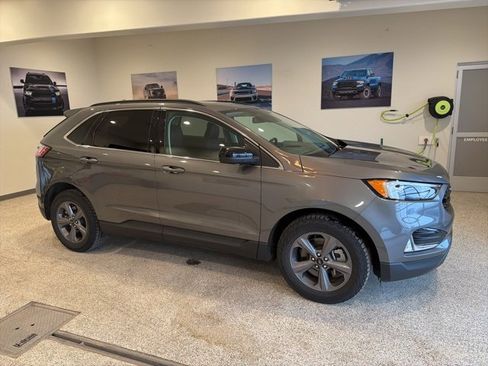 Used 2022 Ford Edge SEL w/ Sport Appearance Package image 1