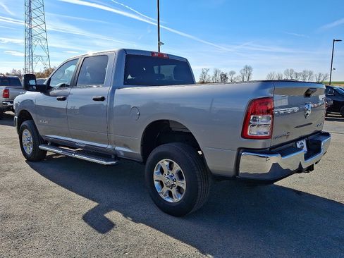 Used 2024 RAM 2500 Big Horn w/ Bed Utility Group image 5