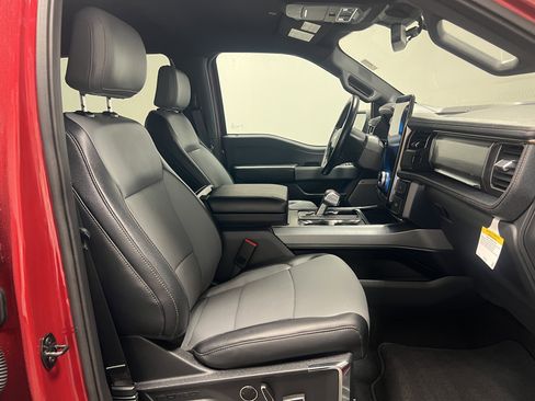 Used 2023 Ford F150 Lightning Lariat image 15