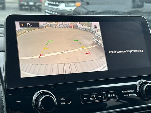 Used 2021 Nissan Armada SV image 20