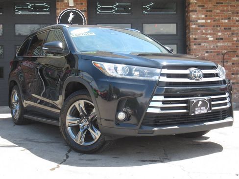 Used 2017 Toyota Highlander Limited AWD/4WD image 2