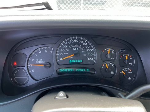 Used 2005 Chevrolet Avalanche Z71 w/ Sun And Sound Package AWD/4WD image 28