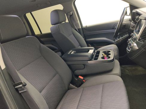 Used 2016 Chevrolet Suburban LS RWD image 21