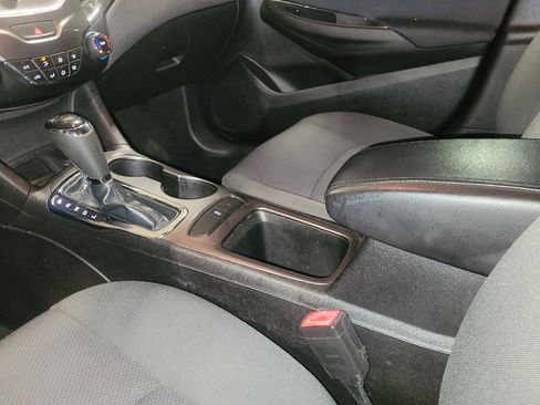 Used 2018 Chevrolet Cruze LT w/ RS Package FWD image 26
