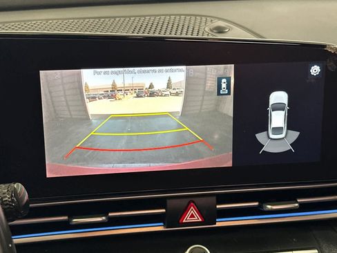Used 2021 Hyundai Elantra Limited FWD image 21
