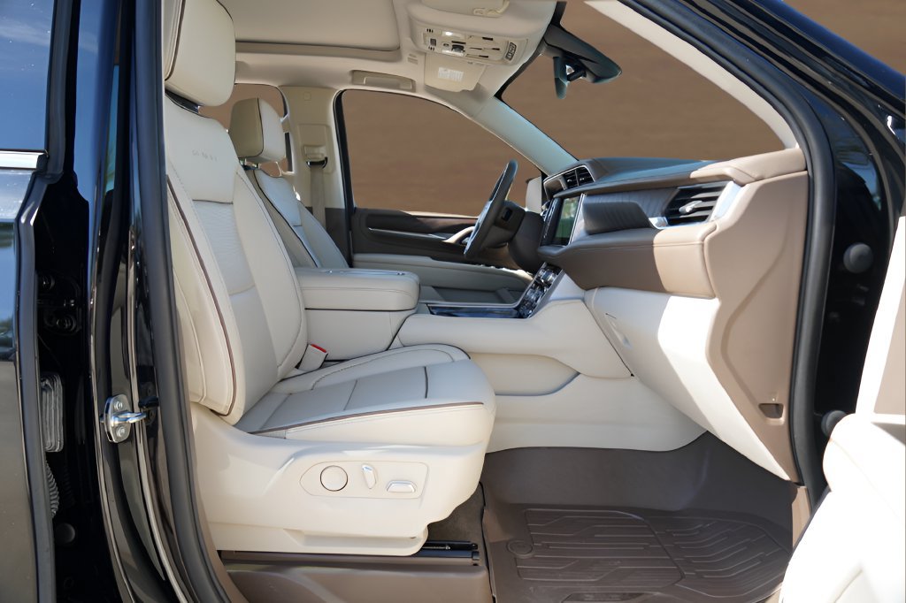 Used 2022 GMC Yukon Denali RWD image 21