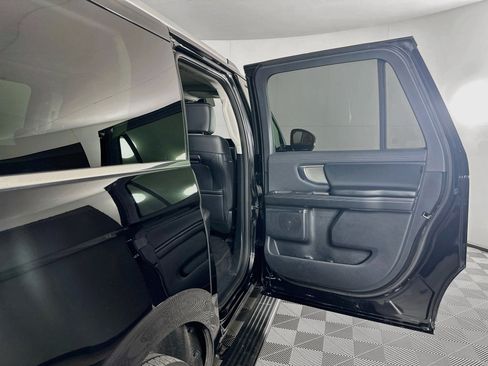 Used 2025 Ford Expedition Max Platinum AWD/4WD image 34