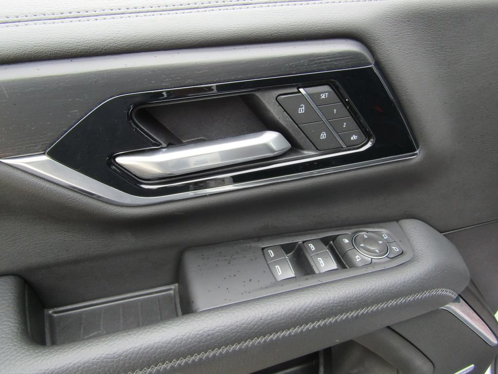 Used 2025 GMC Yukon Denali AWD/4WD image 26