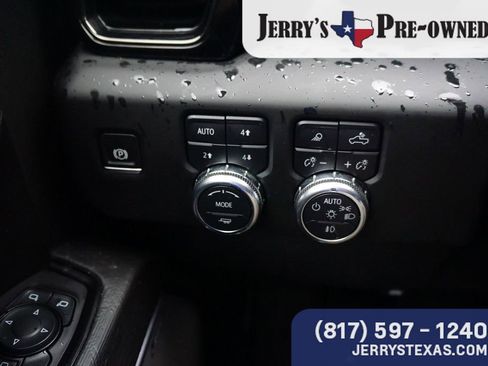 Used 2024 GMC Sierra 2500 AT4X image 16