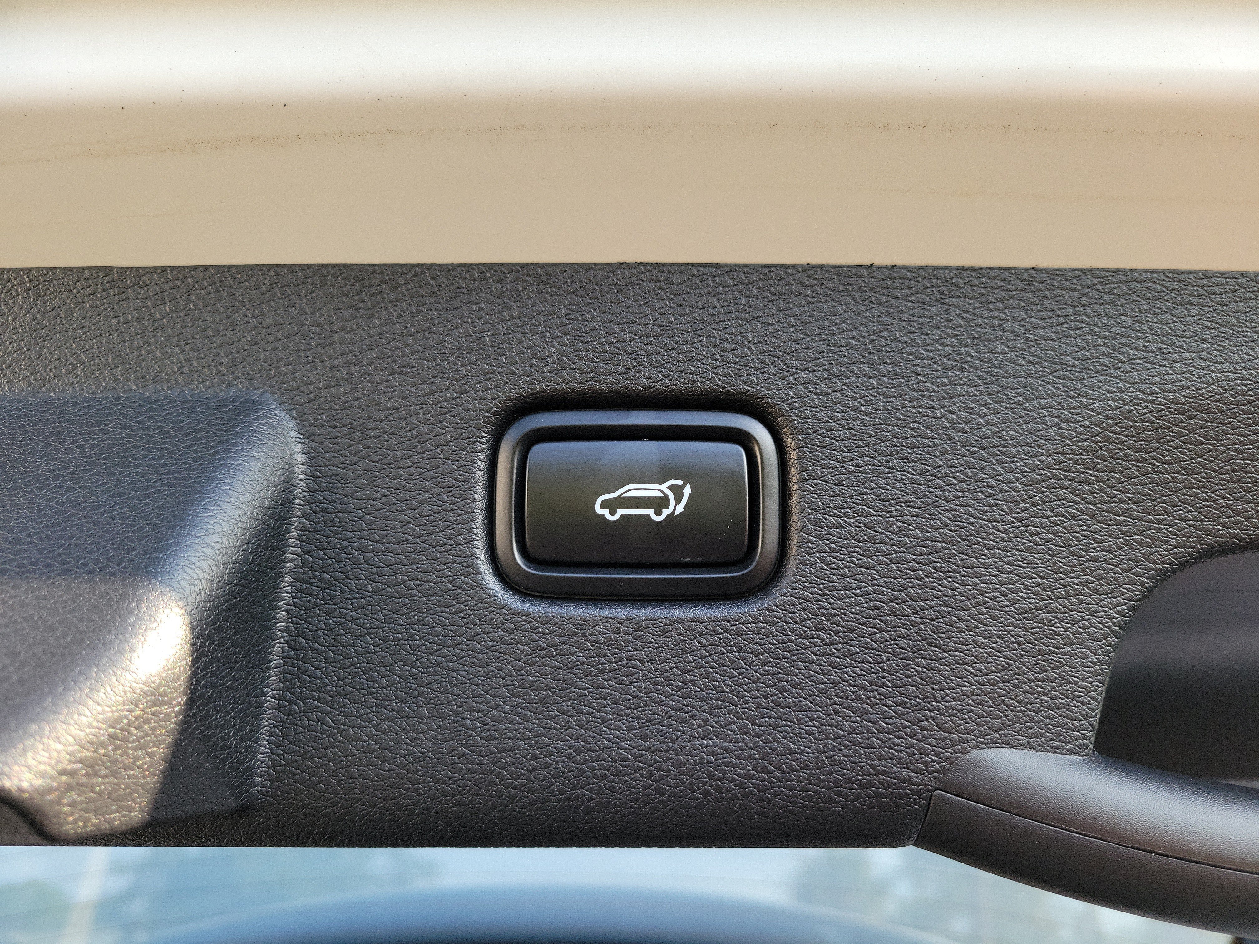 Certified 2025 Kia Sportage SX AWD/4WD image 15