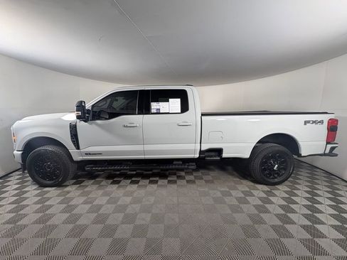 Used 2025 Ford F350 Lariat w/ Black Appearance Package image 4