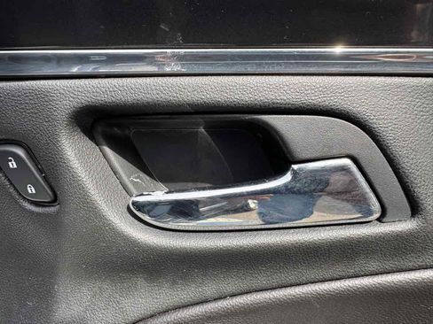 Used 2017 Chevrolet Impala Premier w/ Enhanced Convenience Package image 35