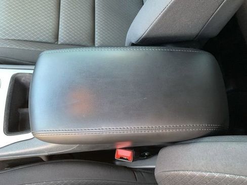 Used 2021 Jeep Grand Cherokee Laredo image 21