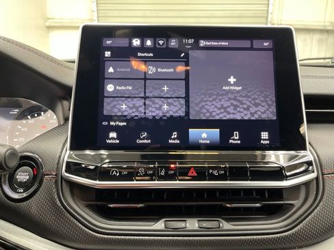 Used 2025 Jeep Compass Trailhawk AWD/4WD image 15