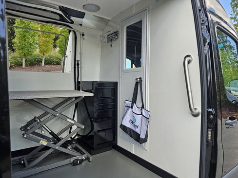 New 2024 Mercedes-Benz Sprinter 144 Cargo w/ Acoustic Package image 22