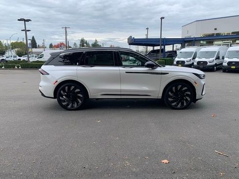 New 2026 Lincoln Nautilus Black Label w/ Jet Appearance Package image 8