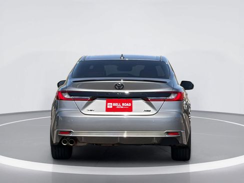 Used 2025 Toyota Camry XSE FWD image 6
