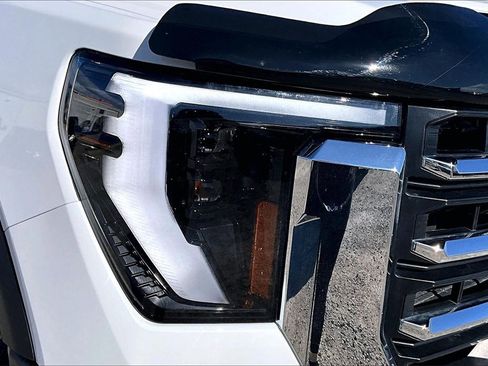 Used 2024 GMC Sierra 2500 SLE w/ SLE Convenience Package image 25