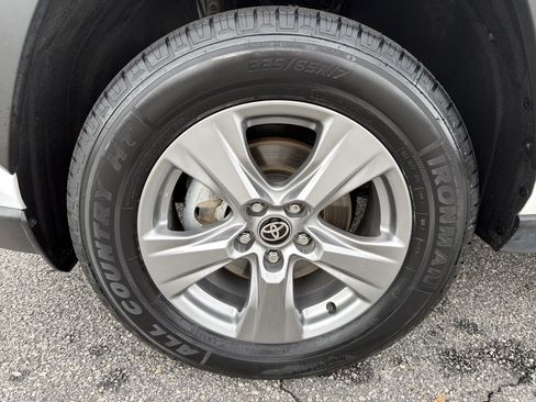 Certified 2024 Toyota RAV4 XLE image 28