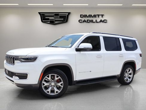 Used 2022 Jeep Wagoneer Series II RWD image 1